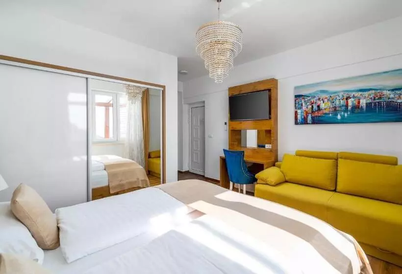 اتاق لوکس با چشم‌انداز دریا, Rooms Vedrana
