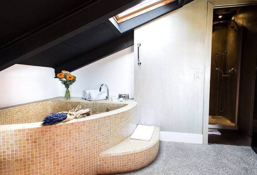 جناح, Cardamomo Sigüenza