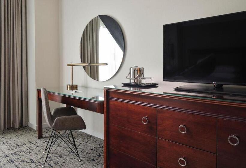 Club Room King Bed, Sheraton Myrtle Beach