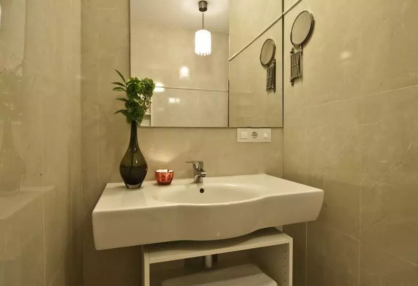 اتاق لوکس, Un Patio Al Sur