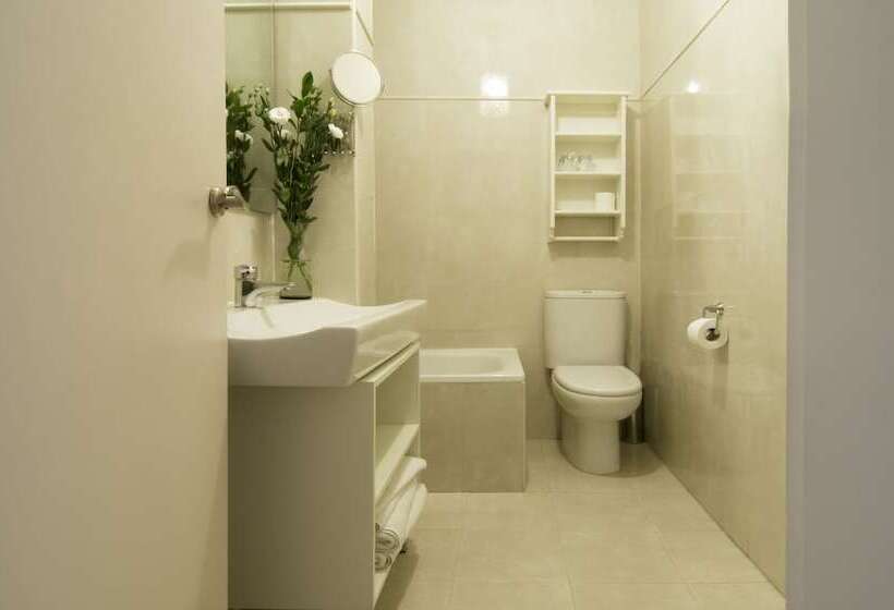 اتاق استاندارد, Un Patio Al Sur