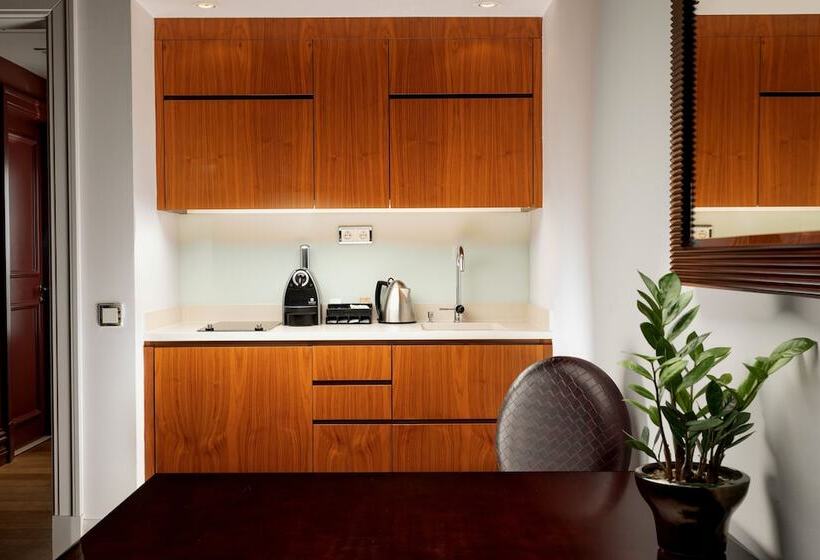 سوییت خانوادگی, The Grand Mark Prague   The Leading Hotels Of The World