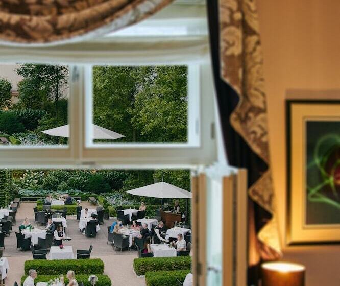 سوئیت اجرایی با چشم‌انداز باغ, The Grand Mark Prague   The Leading Hotels Of The World