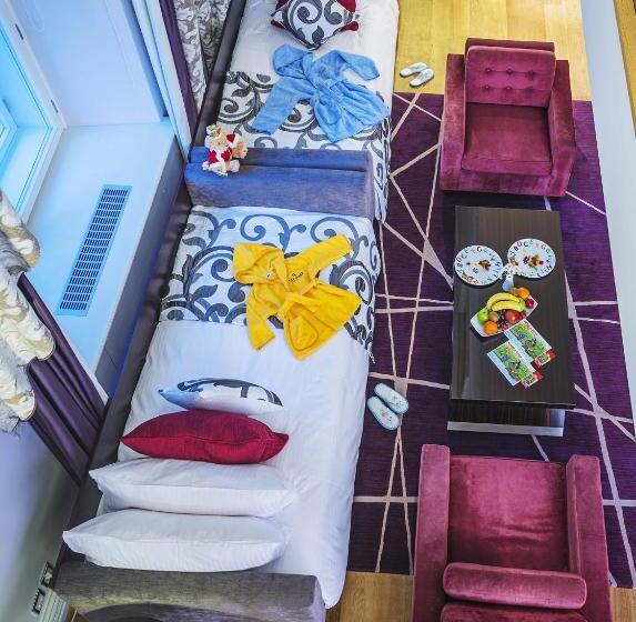 سوییت خانوادگی, The Grand Mark Prague   The Leading Hotels Of The World