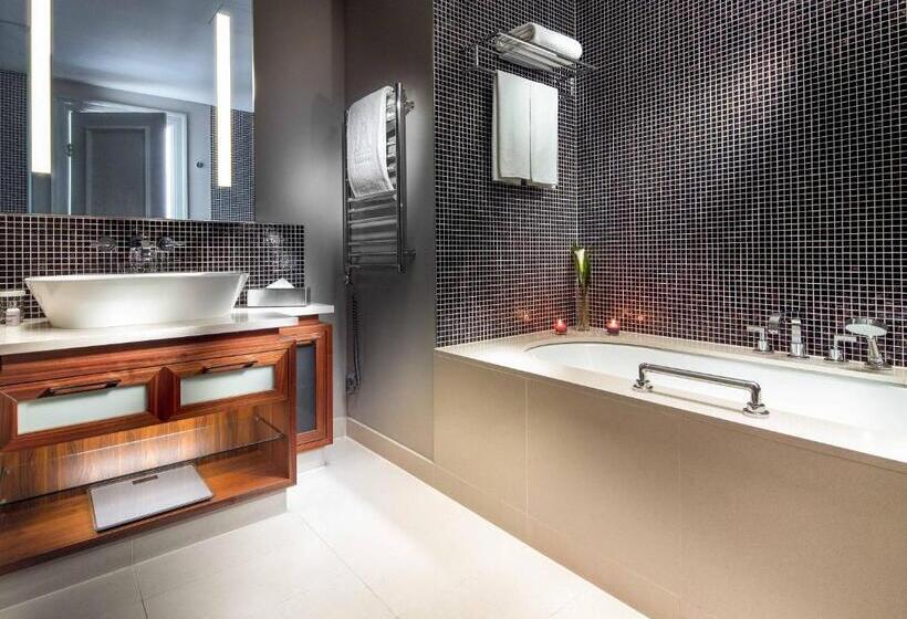 سوئیت اجرایی با چشم‌انداز باغ, The Grand Mark Prague   The Leading Hotels Of The World