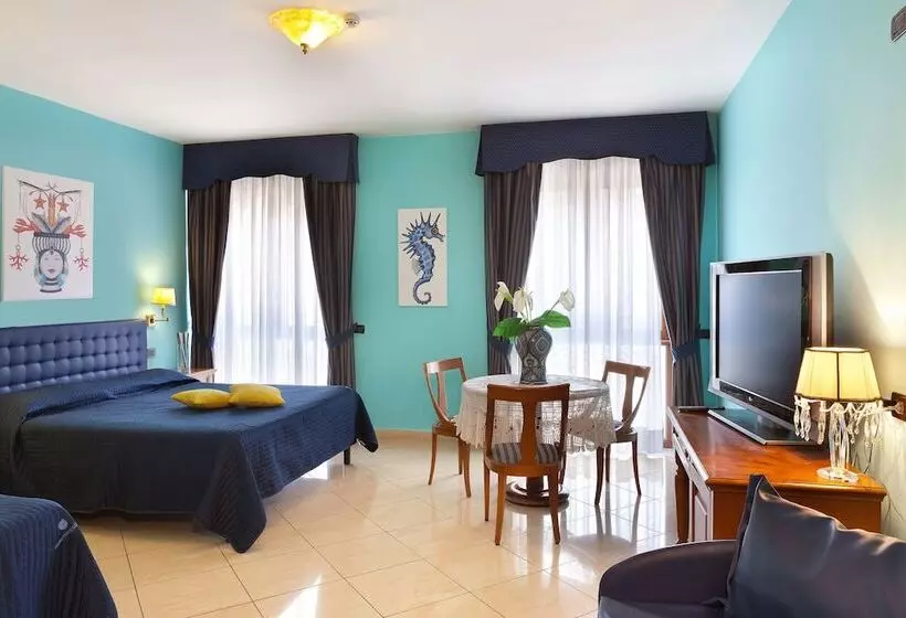 اتاق استاندارد سه نفره, Ulisse Deluxe Hostel