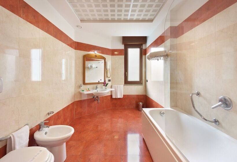 四人标准间, Ulisse Deluxe Hostel