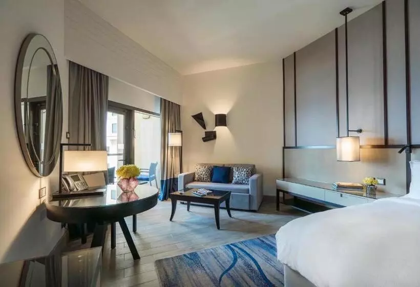 اتاق خانوادگی تودرتو, Amwaj Rotana, Jumeirah Beach   Dubai