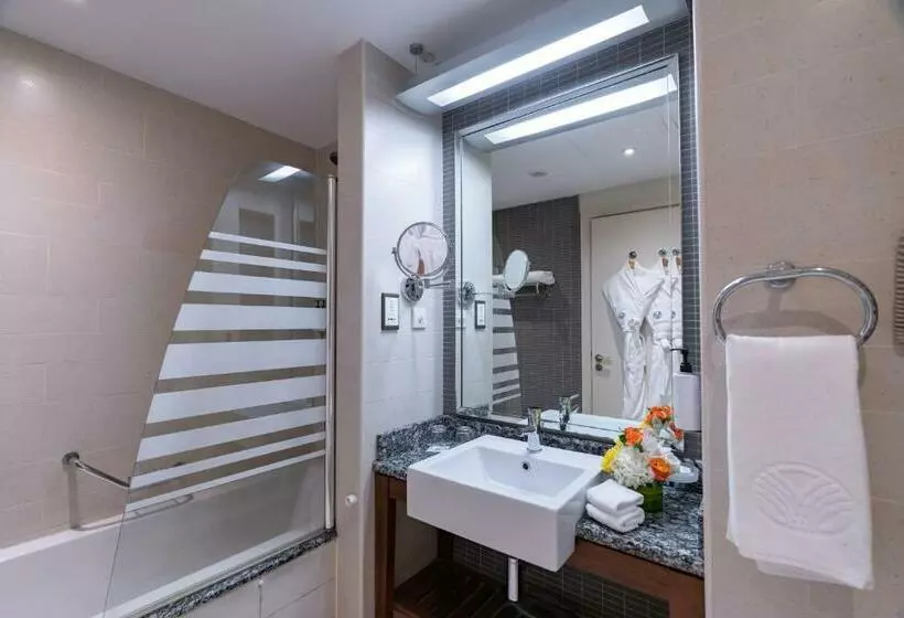 اتاق استاندارد با تخت بزرگ, Amwaj Rotana, Jumeirah Beach   Dubai