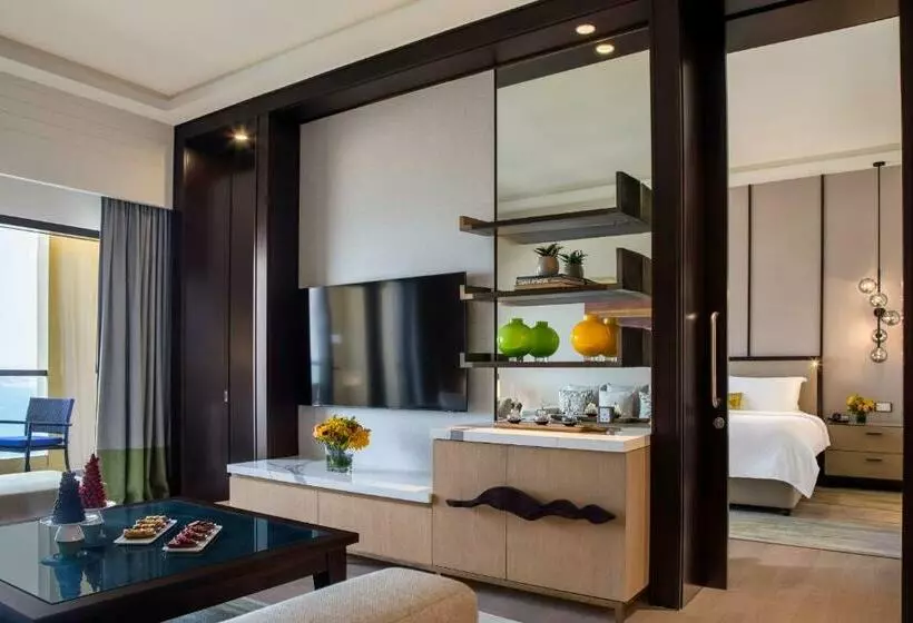 سوئیت با بالکن, Amwaj Rotana, Jumeirah Beach   Dubai