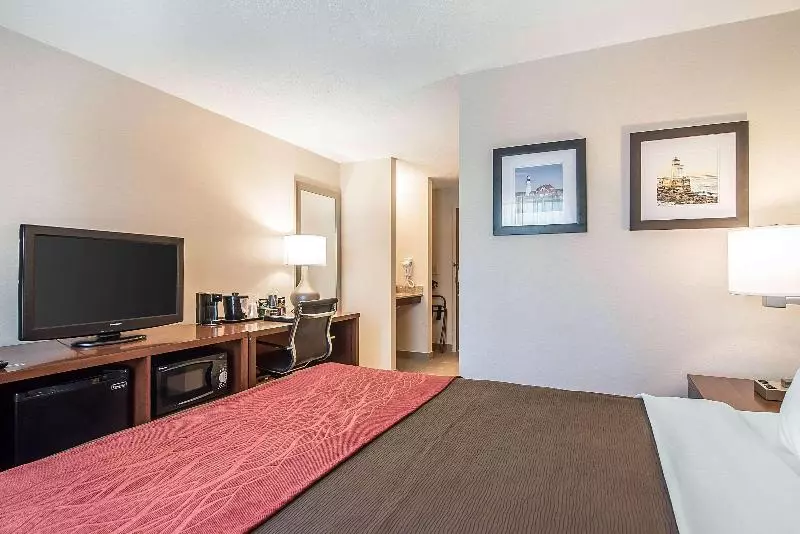 キングサイズベッドのスタンダードルーム, Comfort Inn South Portland Airport
