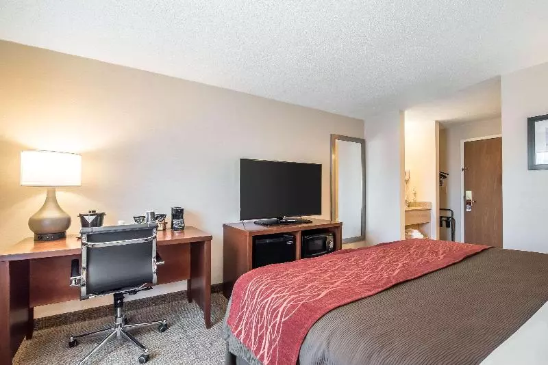 キングサイズベッドのスタンダードルーム, Comfort Inn South Portland Airport