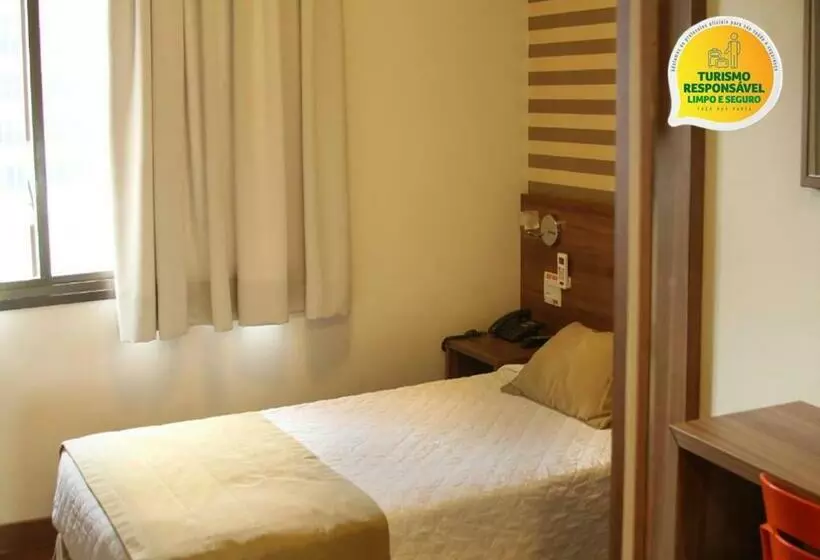 اتاق استاندارد یک نفره, Continental Business  200 Metros Do Complexo Hospitalar Santa Casa