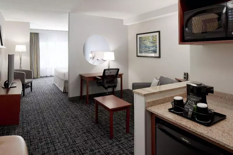 استودیو استاندارد با تخت کینگ, Fairfield Inn & Suites By Marriott Montreal Airport