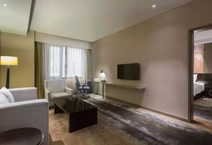 سوییت, Holiday Inn Nanjing Aqua City, An Ihg
