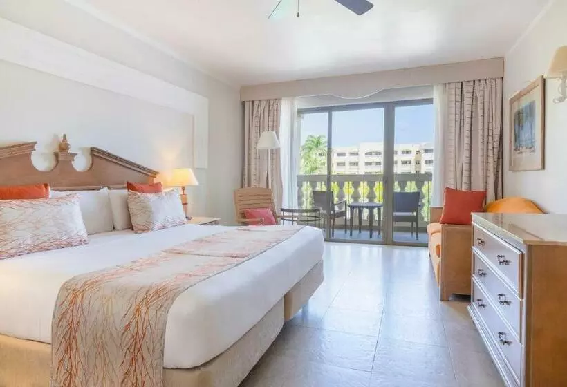 اتاق استاندارد با چشم‌انداز دریا, Iberostar Waves Rose Hall Beach
