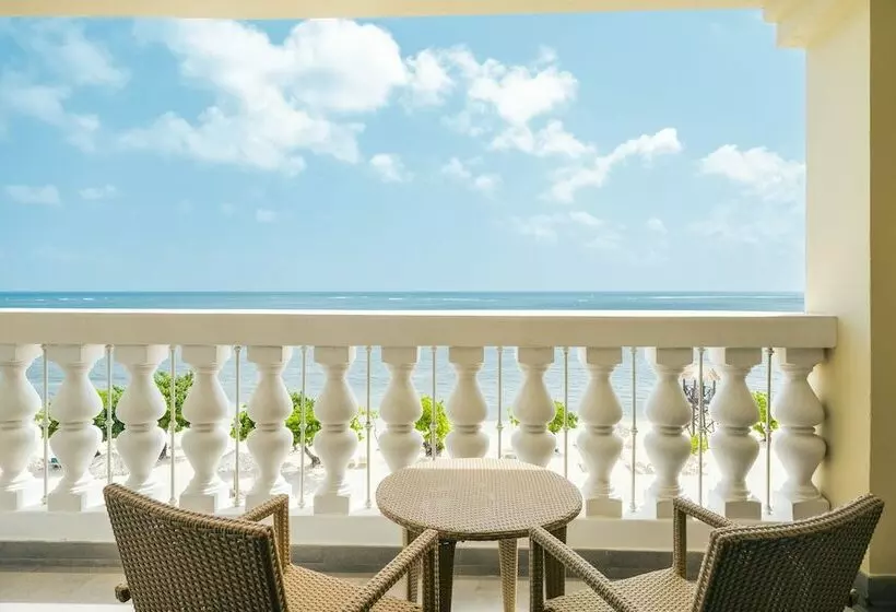 اتاق استاندارد با چشم‌انداز دریا, Iberostar Waves Rose Hall Beach