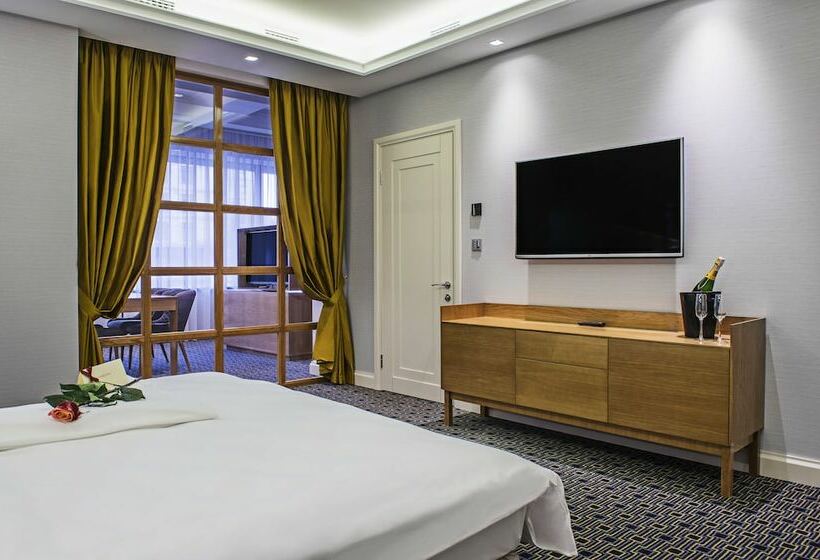 آپارتمان 1 خوابه, Maidan Palace