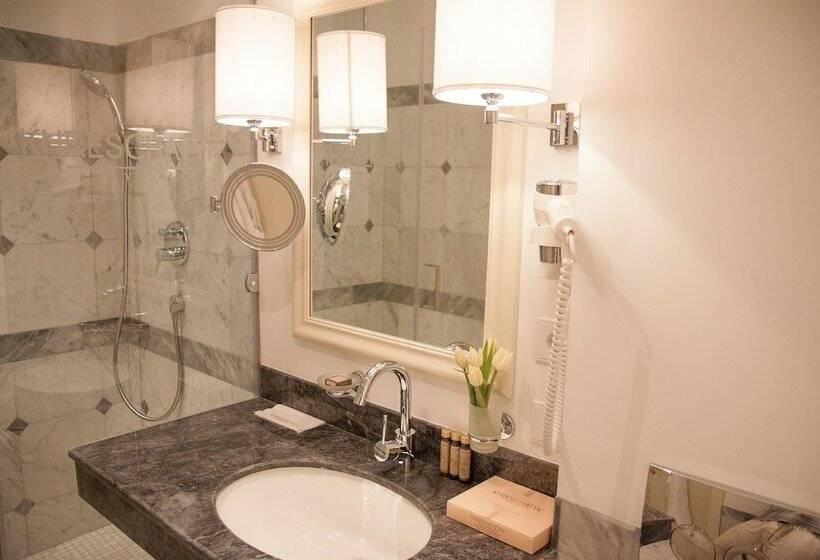 اتاق کلاس بیزنس, Maidan Palace