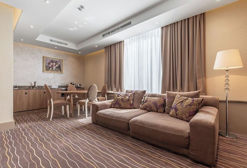 آپارتمان 1 خوابه, Maidan Palace