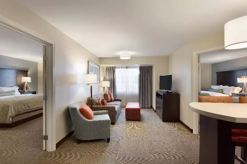 スタンダードルーム, Summit Hotel Monaco