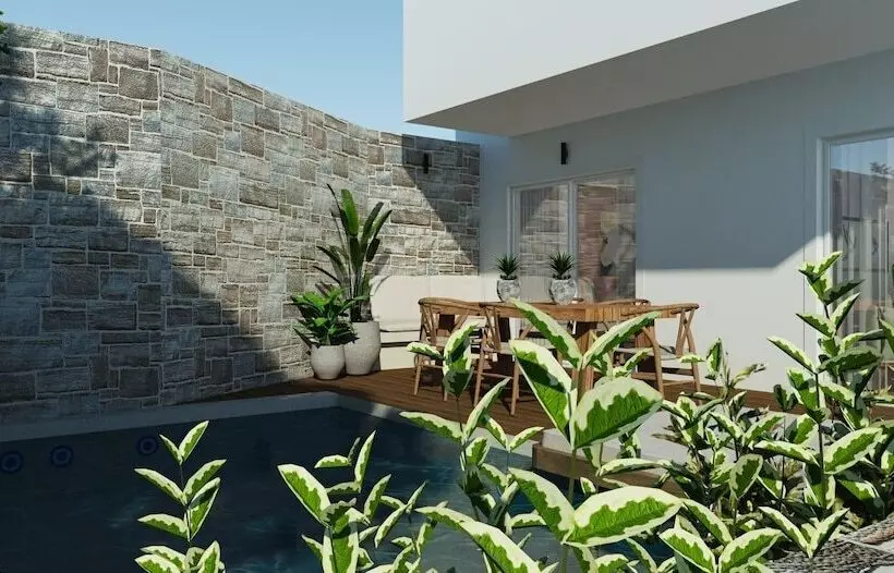 سوییت لوکس, Rainbow Apartments