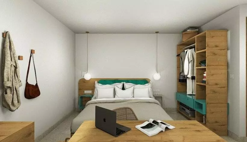 سوییت جونیور با چشم‌انداز دریا, Rainbow Apartments