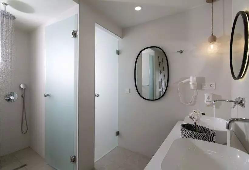 Deluxe Suite Sea View, Rainbow Apartments