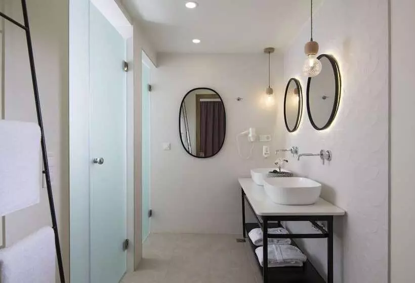 Deluxe Suite Sea View, Rainbow Apartments