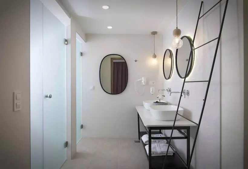 Deluxe Suite Sea View, Rainbow Apartments