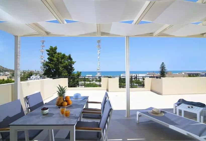 Deluxe Suite Sea View, Rainbow Apartments