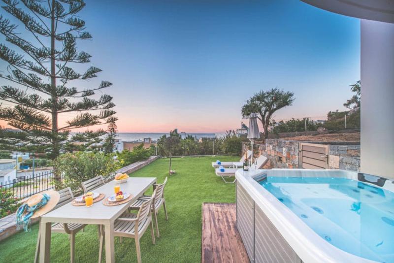 디럭스 스위트, Rainbow Apartments