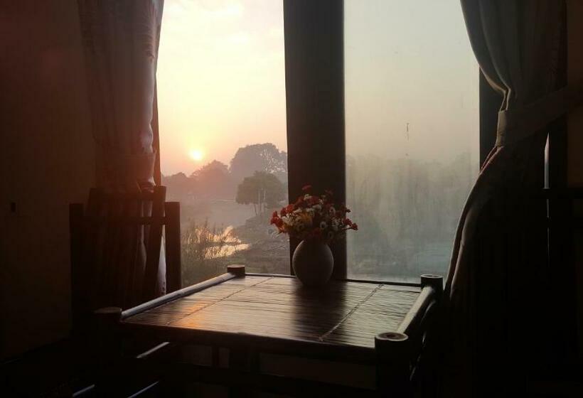 اتاق خانوادگی با چشم‌انداز کوه, Cozy Son