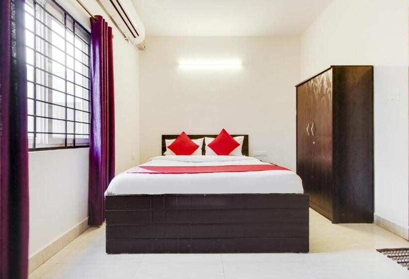 חדר קלאסי לשלושה, O Sm Residency