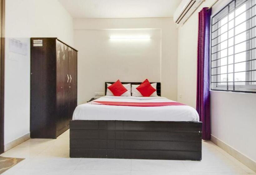 חדר קלאסי לשלושה, O Sm Residency
