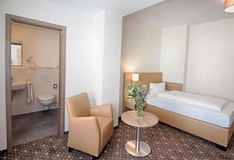 Comfort Yhden Hengen Huone, Dirks Am Schloss