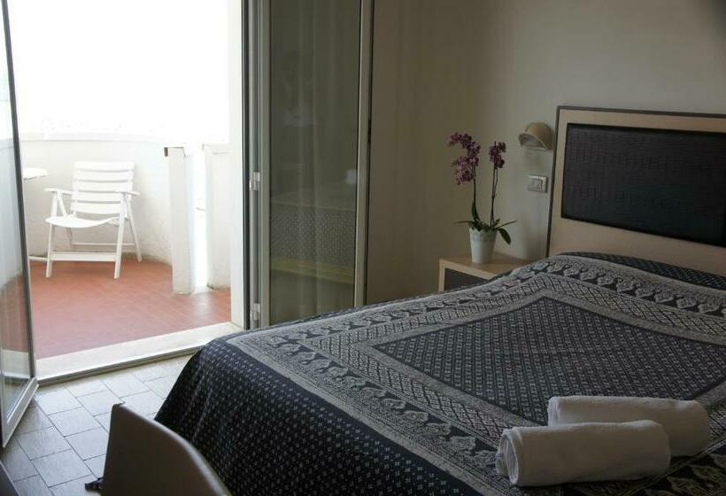 Triple Room Sea View, Marco