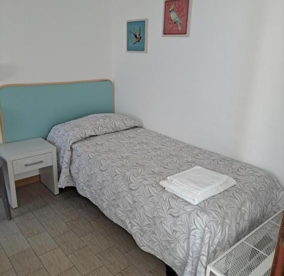 اتاق استاندارد یک نفره با چشم‌انداز دریا, Marco