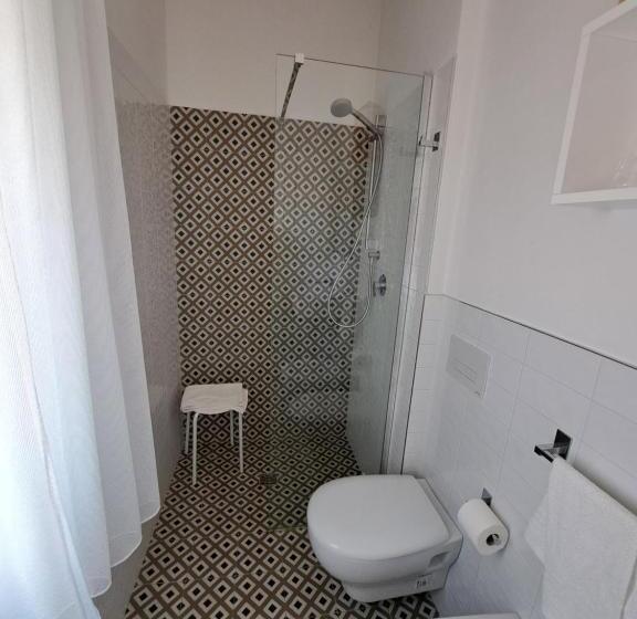 اتاق استاندارد یک نفره با چشم‌انداز دریا, Marco