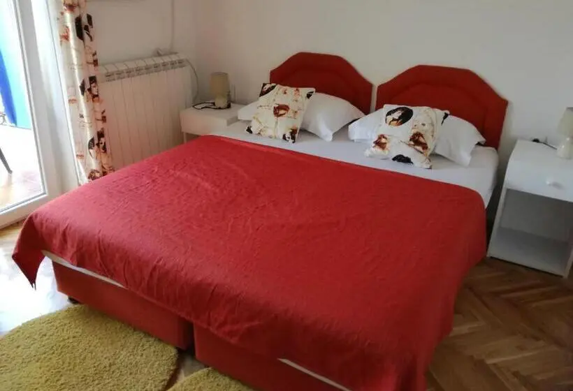 اتاق استاندارد با بالکن, Guest House Vila Bak
