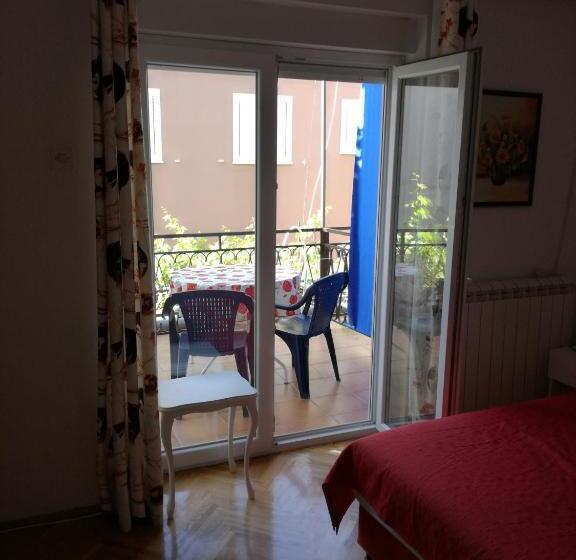 اتاق استاندارد با بالکن, Guest House Vila Bak