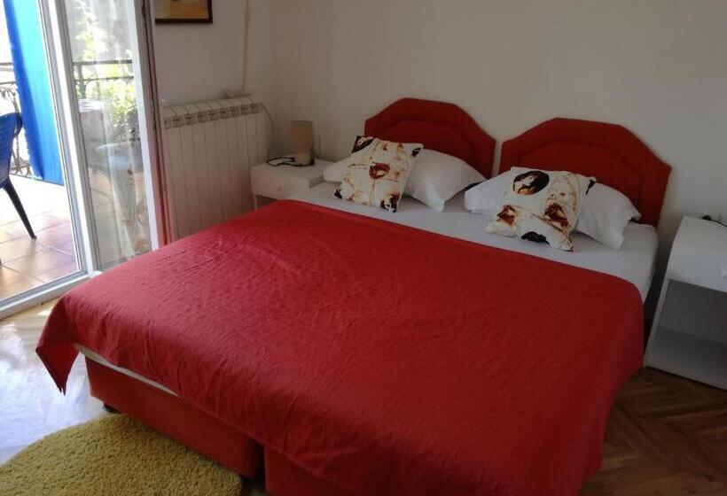 اتاق استاندارد با بالکن, Guest House Vila Bak