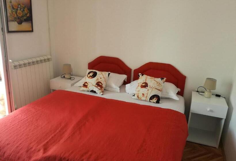 اتاق استاندارد با بالکن, Guest House Vila Bak