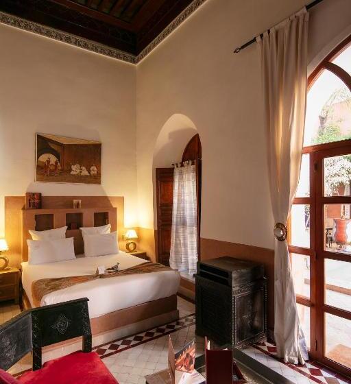 سوییت لوکس, Riad Alili