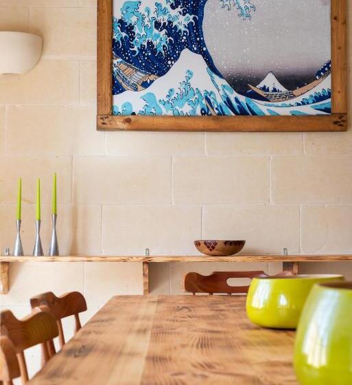 اتاق خانوادگی, Mood Farmhouse B&b