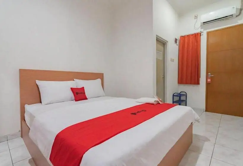 スタンダードルーム, Reddoorz Syariah At Hotel Tiga Er Near Karawang Central Plaza