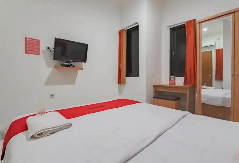 スタンダードルーム, Reddoorz Syariah At Hotel Tiga Er Near Karawang Central Plaza