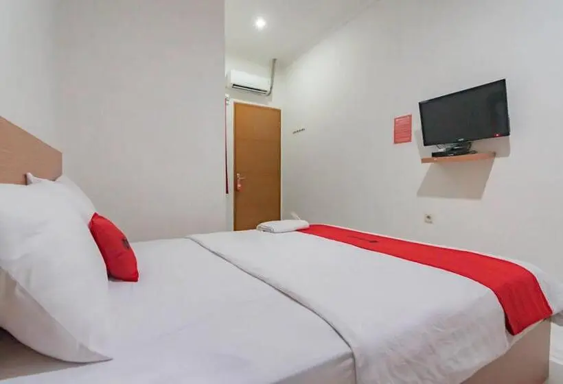 エコノミールーム, Reddoorz Syariah At Hotel Tiga Er Near Karawang Central Plaza