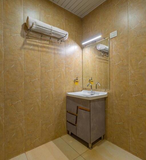 발코니가 있는 스위트, The Boho, Vagator Beach Goa Near Thalassa