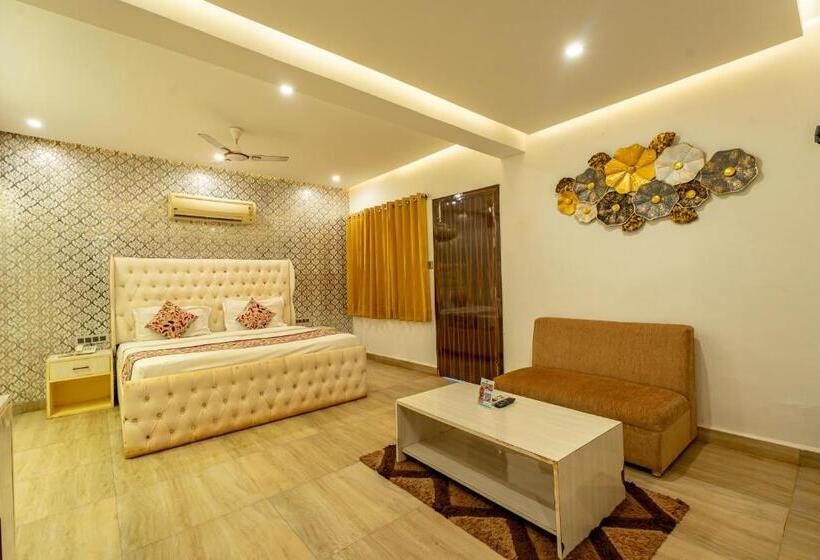 발코니 디럭스 룸, The Boho, Vagator Beach Goa Near Thalassa